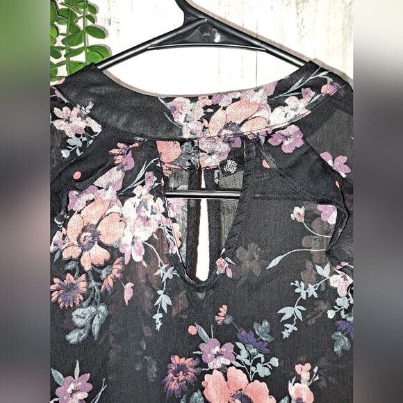 Iris Blouse  - Picture 4 of 8